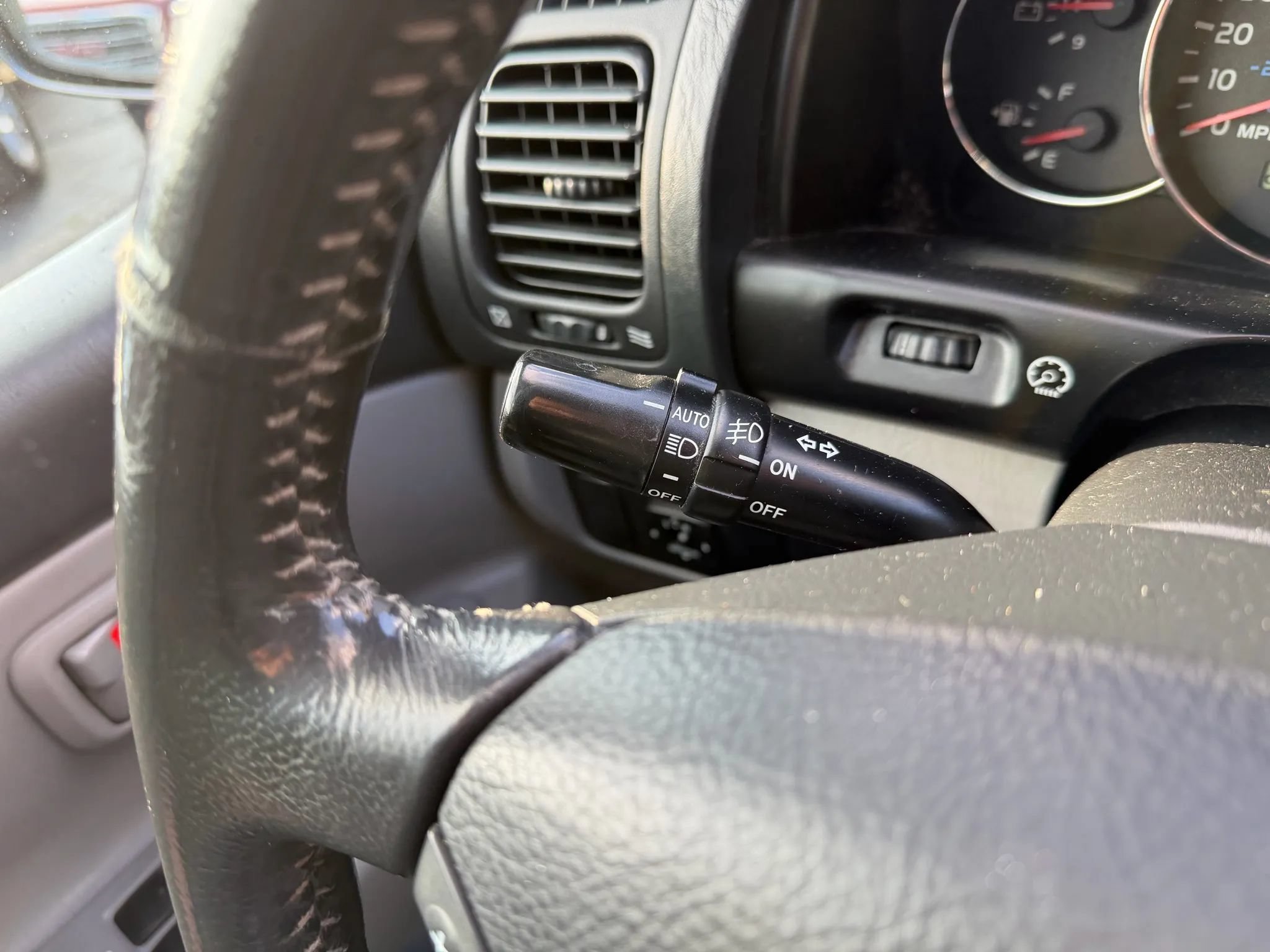 Used 2005 Toyota Land Cruiser AWD/4WD image 33