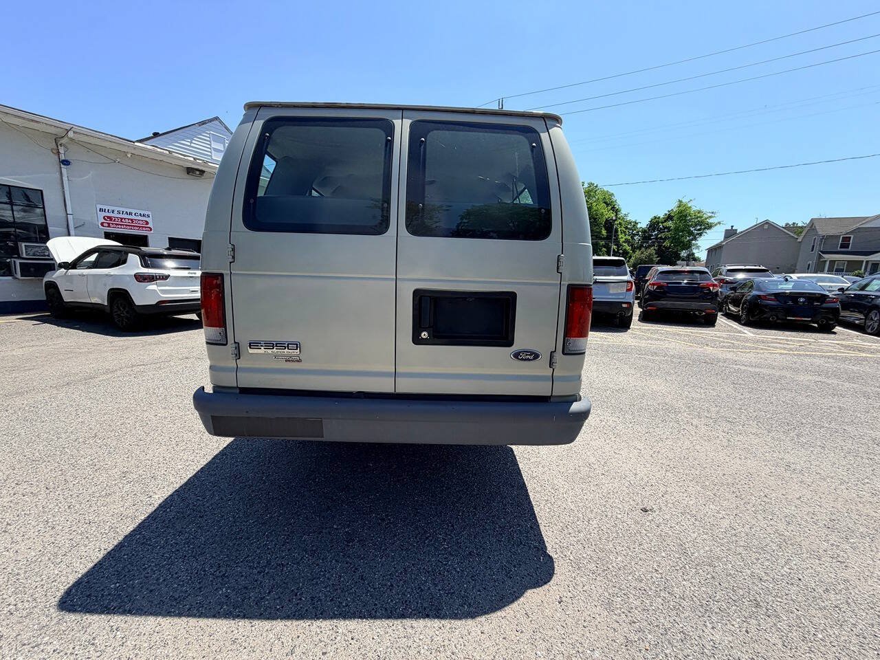 Used 2006 Ford E-350 and Econoline 350 XL RWD image 17