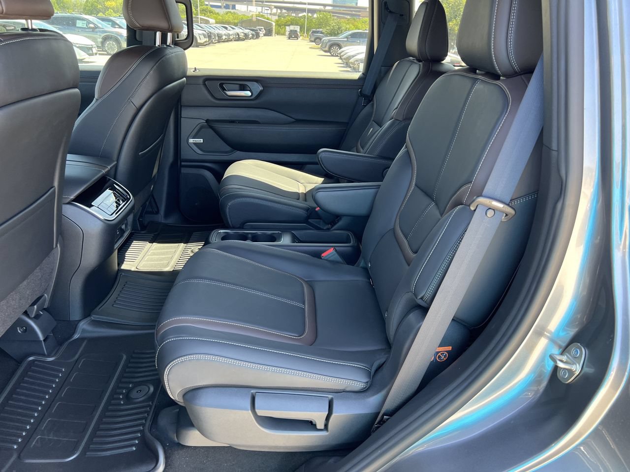 New 2026 Nissan Armada SL w/ Captain's Chari Seat Package AWD/4WD image 15