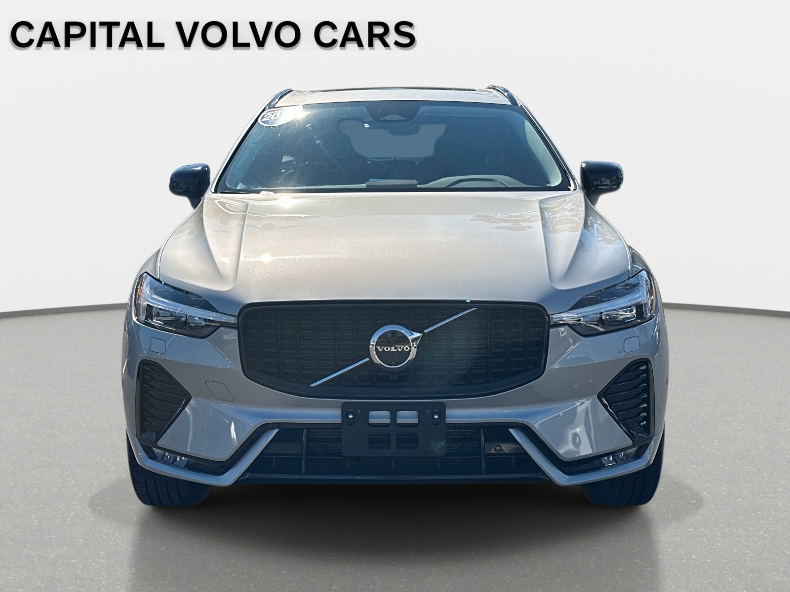 Certified 2025 Volvo XC60 B5 Plus image 2