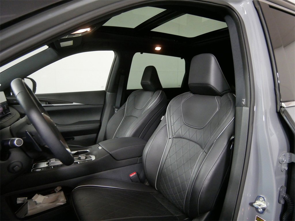 Certified 2025 INFINITI QX60 Autograph w/ Cargo Package image 11