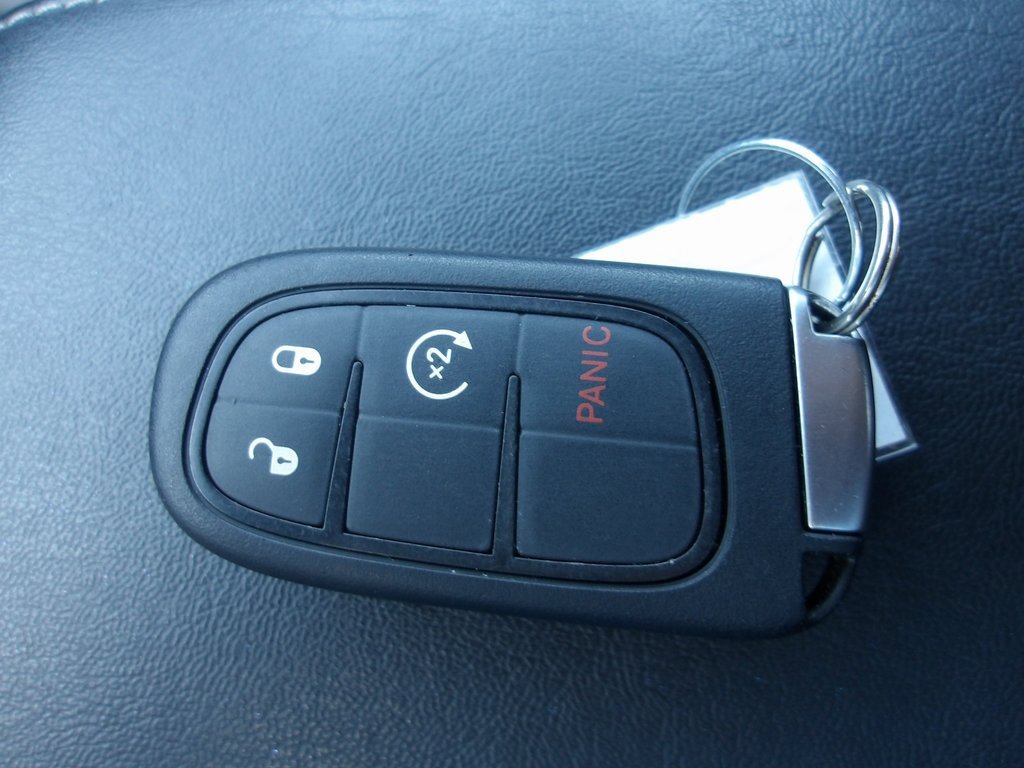 Used 2022 Jeep Cherokee Latitude Lux image 18