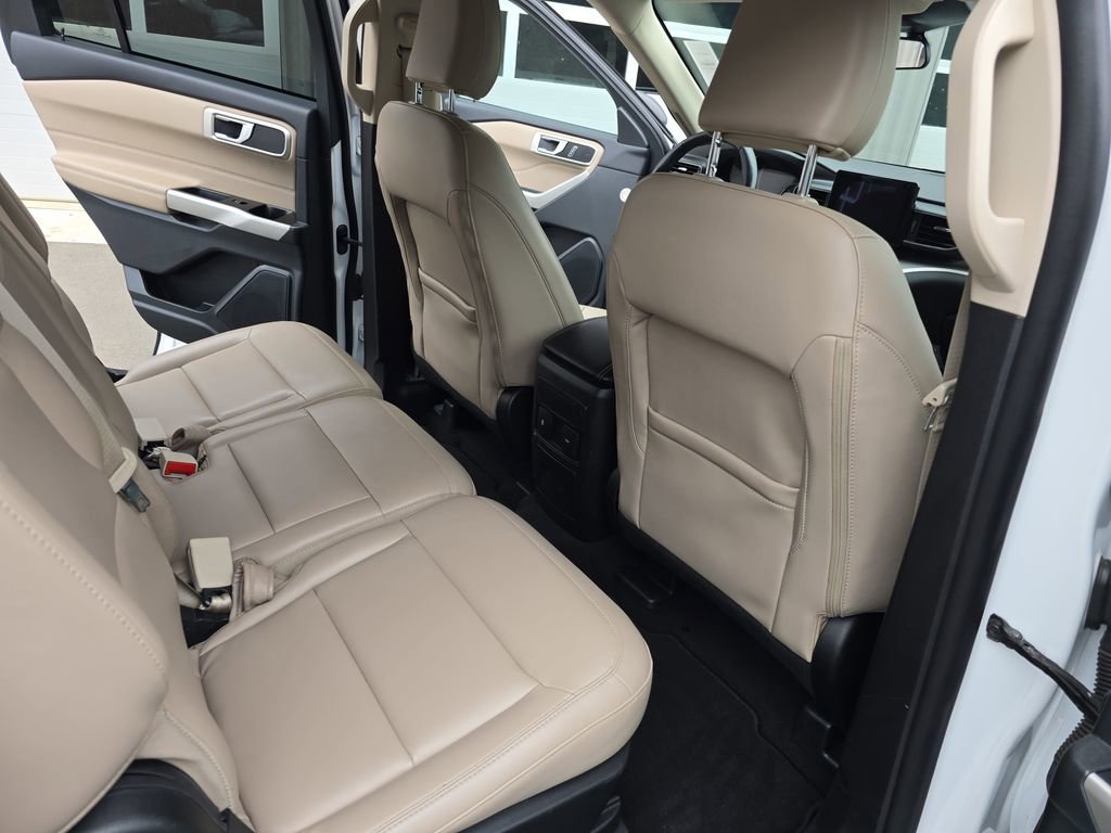 Used 2023 Ford Explorer XLT w/ Equipment Group 202A image 32