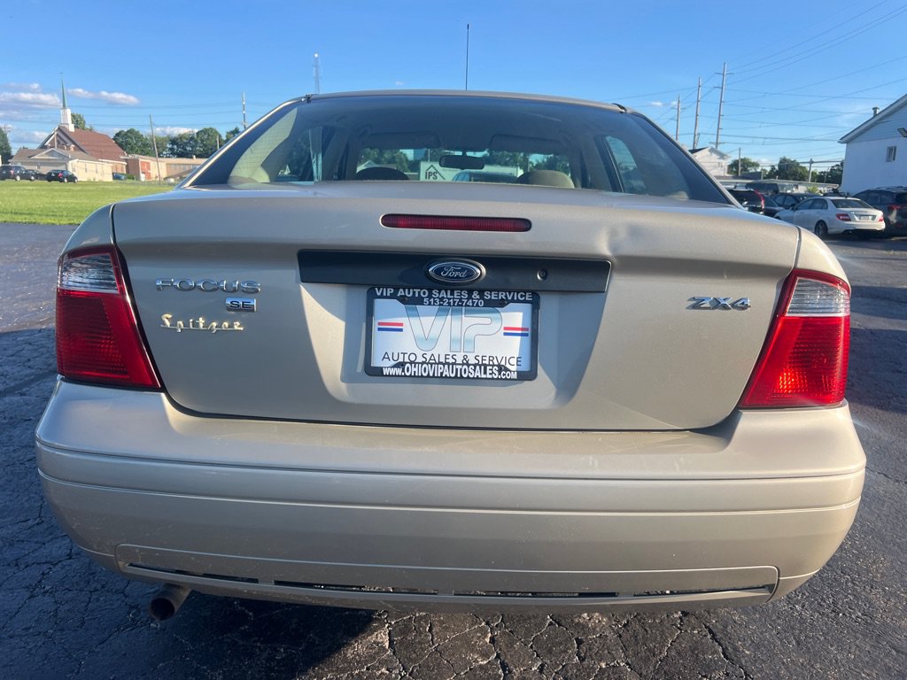 Used 2006 Ford Focus ZX4 Sedan FWD image 6