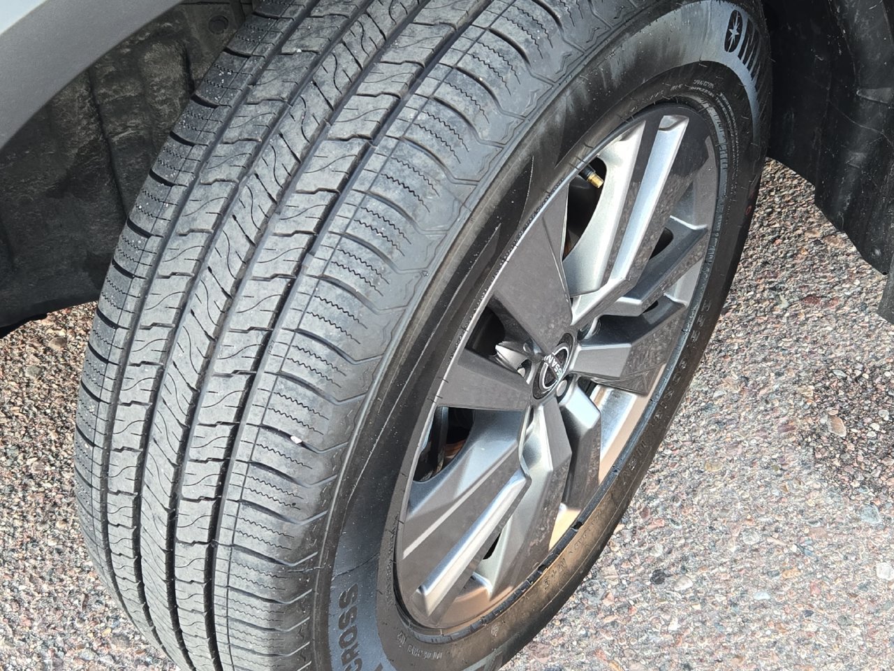 Certified 2025 Nissan Pathfinder SV FWD image 32