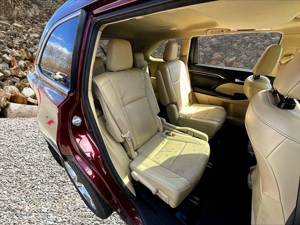 Used 2016 Toyota Highlander Limited w/ Protection Package #3 image 23