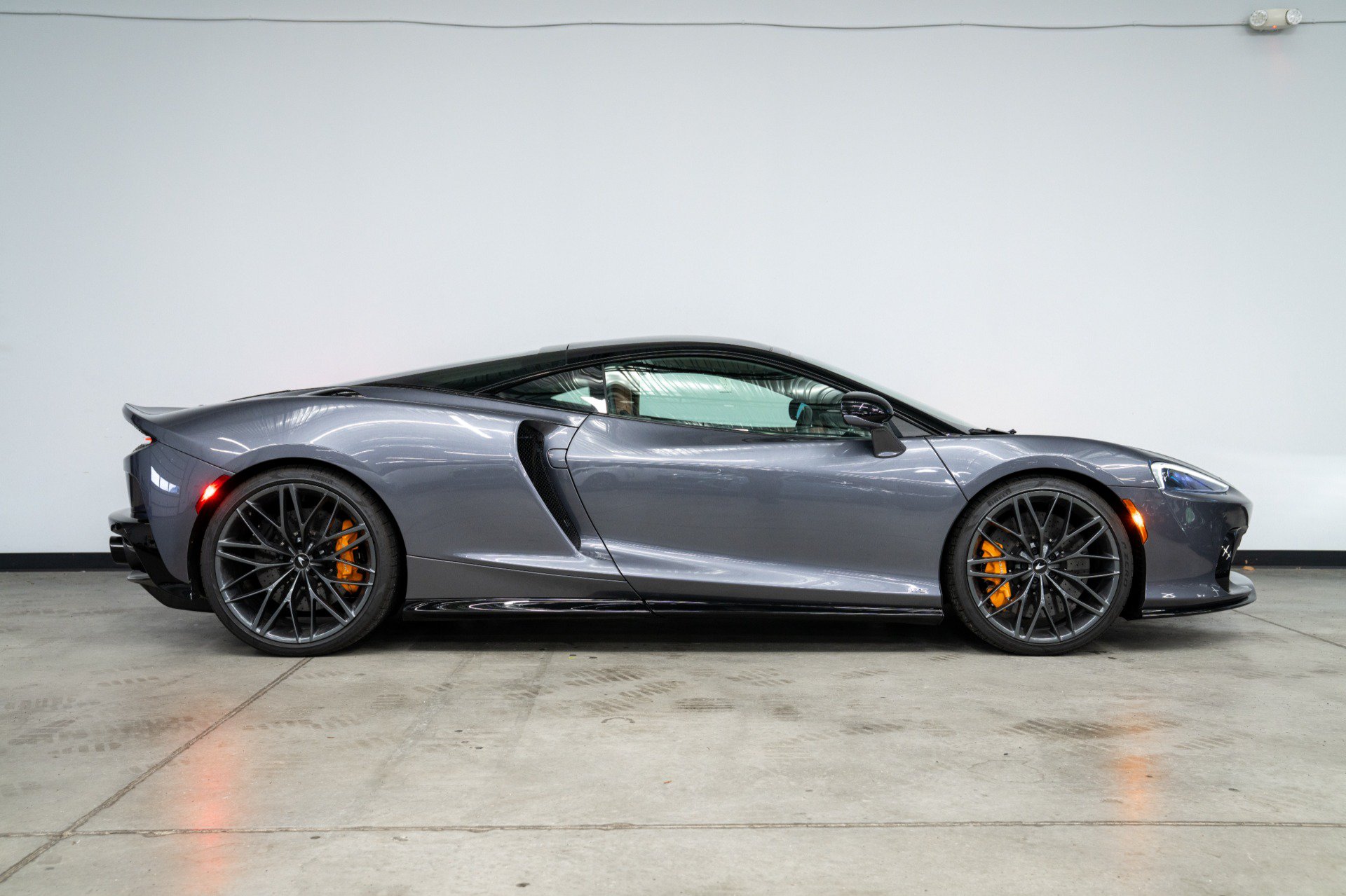 Used 2025 McLaren GTS RWD image 41