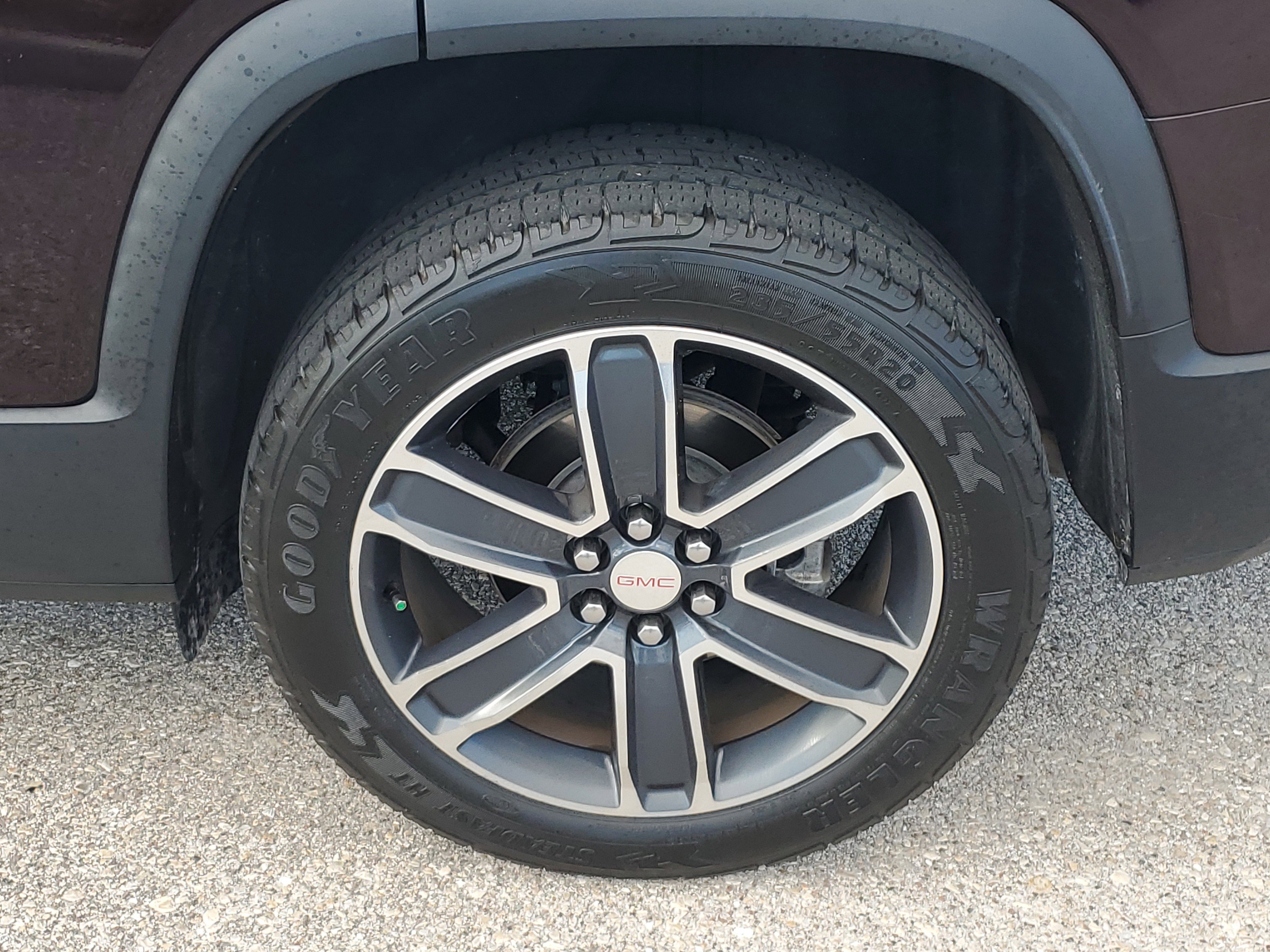 Used 2020 GMC Acadia SLT w/ Driver Alert Package II image 11