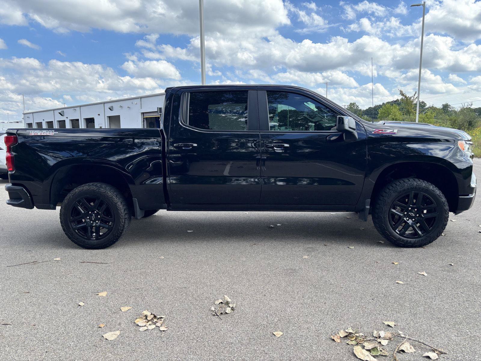 Used 2024 Chevrolet Silverado 1500 LT Trail Boss w/ Convenience Package II AWD/4WD image 8