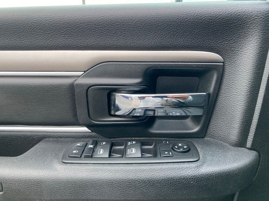 Used 2024 RAM 1500 Warlock RWD image 12