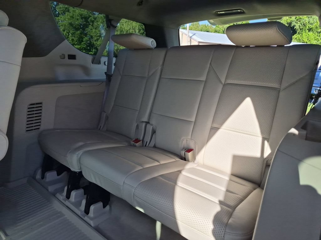Certified 2024 Cadillac Escalade ESV Sport Platinum AWD/4WD image 30