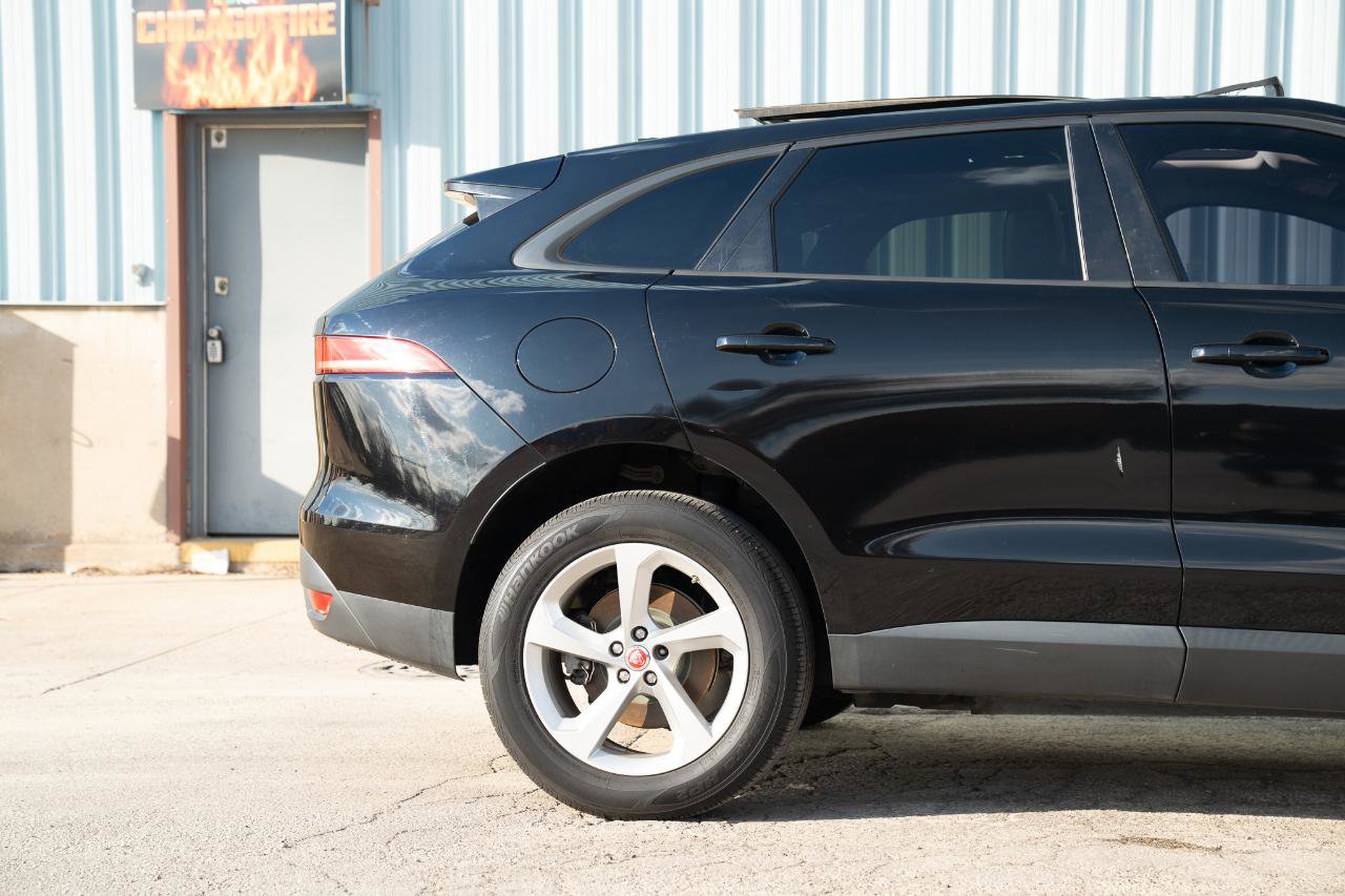 Used 2017 Jaguar F-PACE Premium image 12