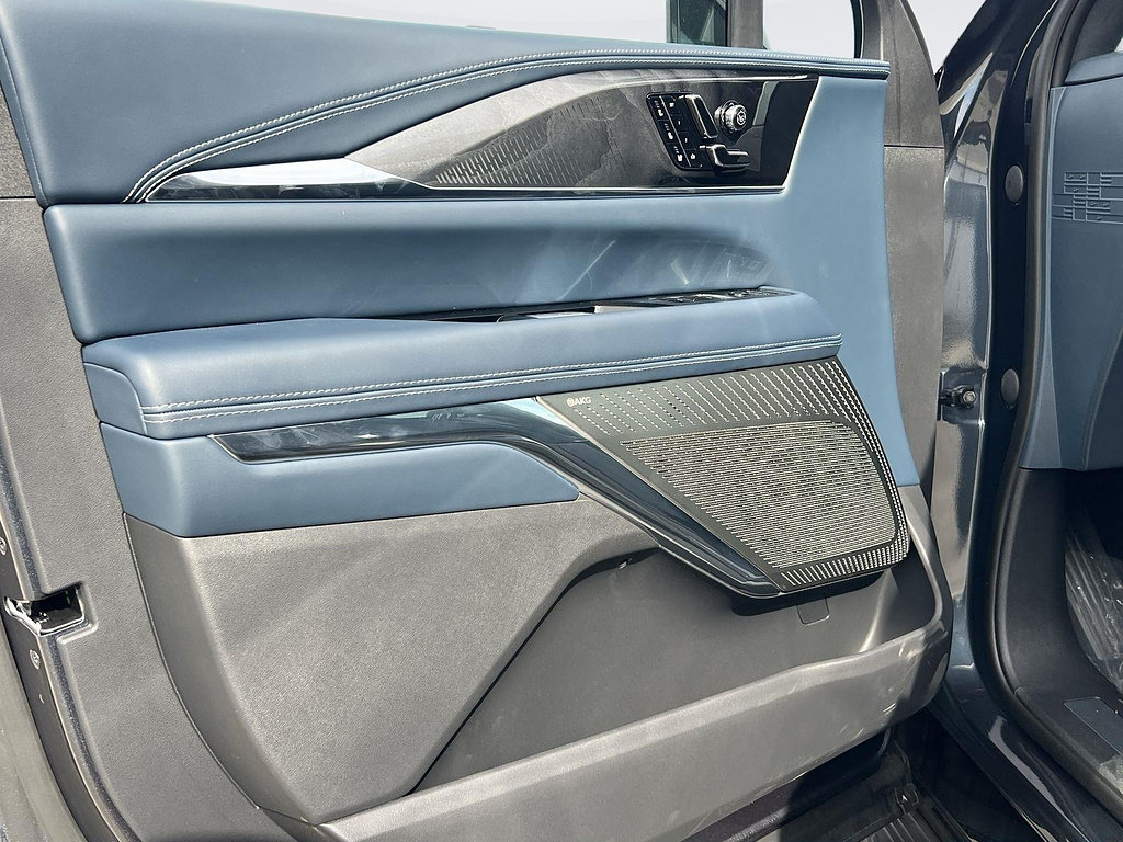 New 2025 Cadillac Escalade IQ Luxury 2 AWD/4WD image 10