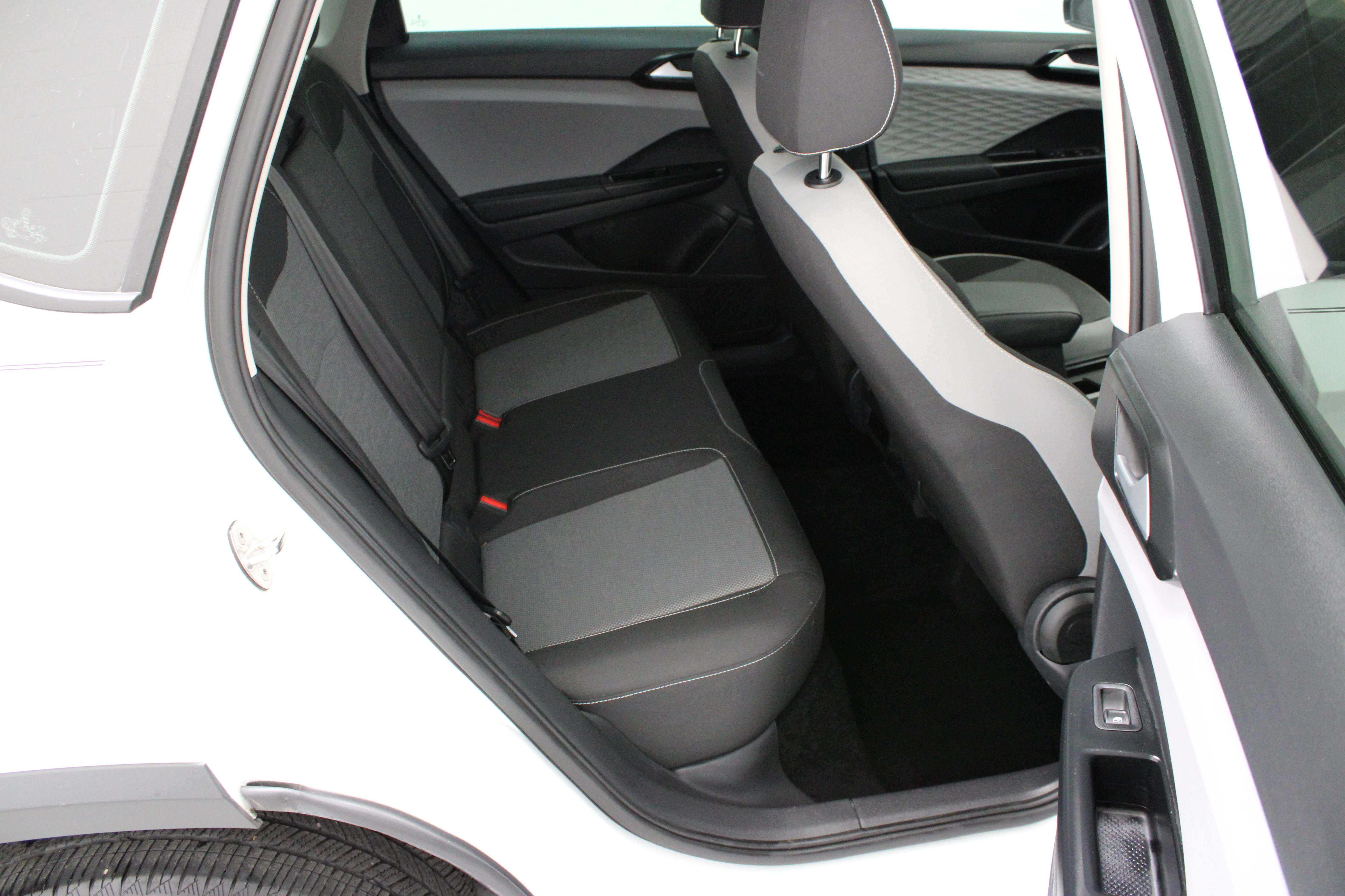 Used 2022 Volkswagen Taos S FWD image 31