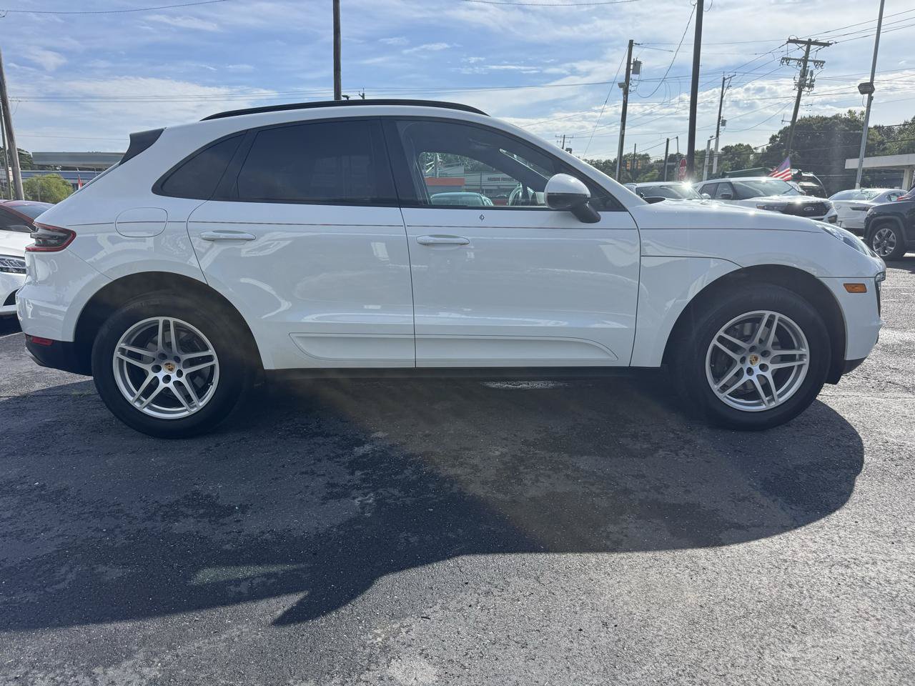Used 2018 Porsche Macan Sport Edition AWD/4WD image 4