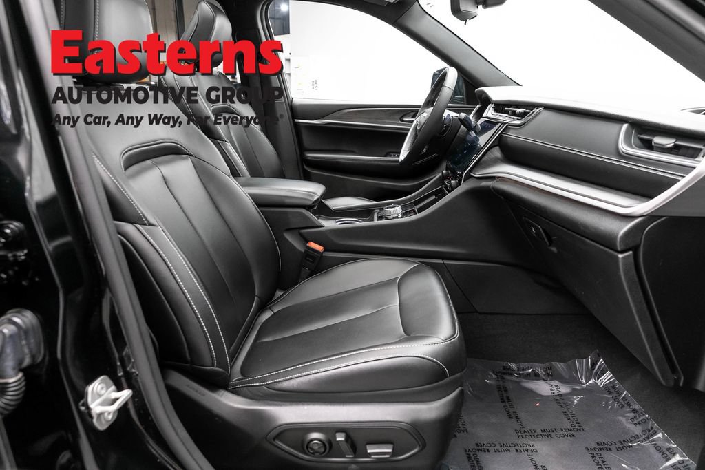Used 2024 Jeep Grand Cherokee Limited 4xe AWD/4WD image 27