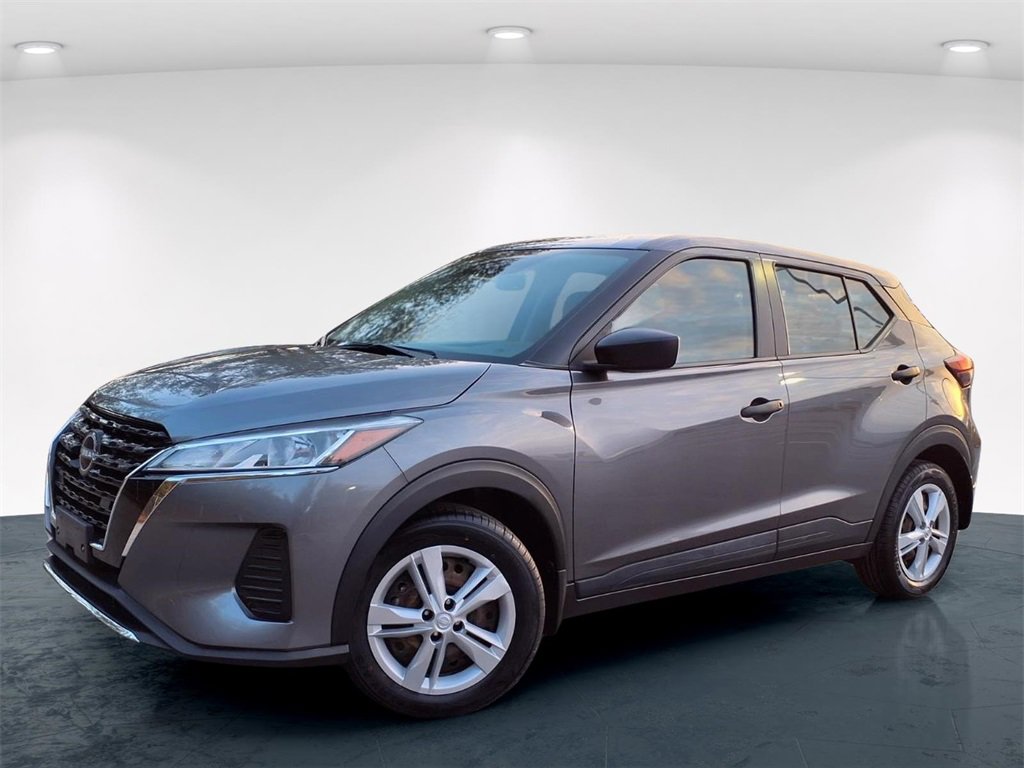 Used 2022 Nissan Kicks S image 2