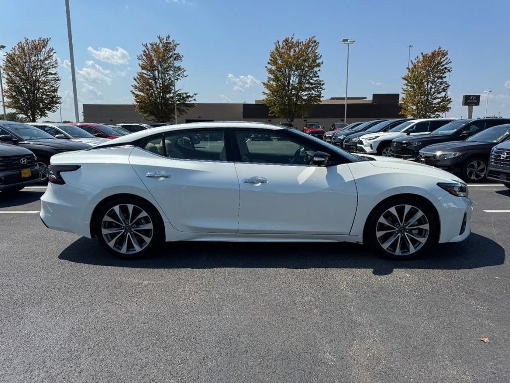 Used 2023 Nissan Maxima Platinum w/ Sport Mat Group FWD image 2