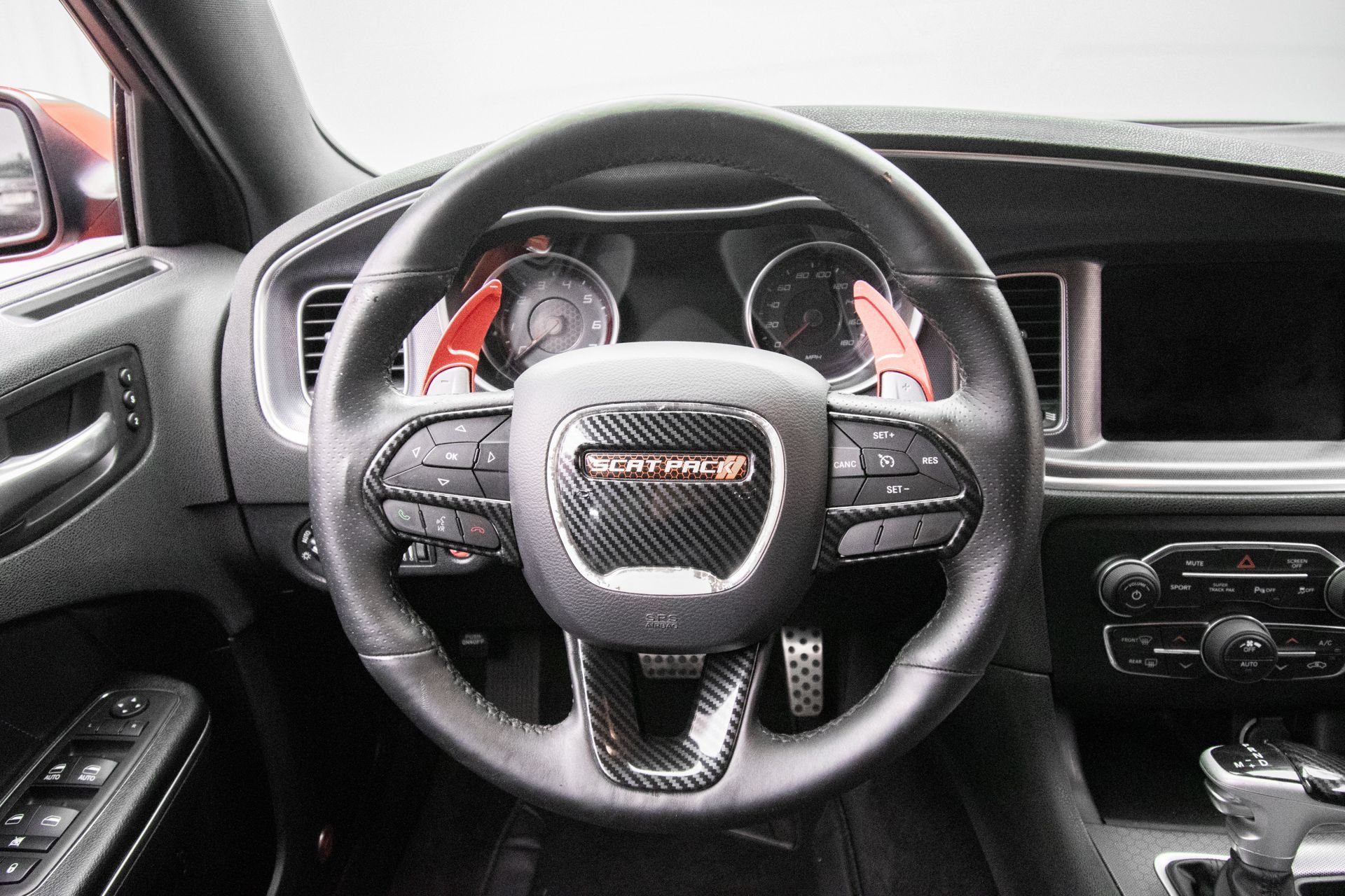 Used 2017 Dodge Charger R/T Scat Pack w/ Beats Audio Group RWD image 13