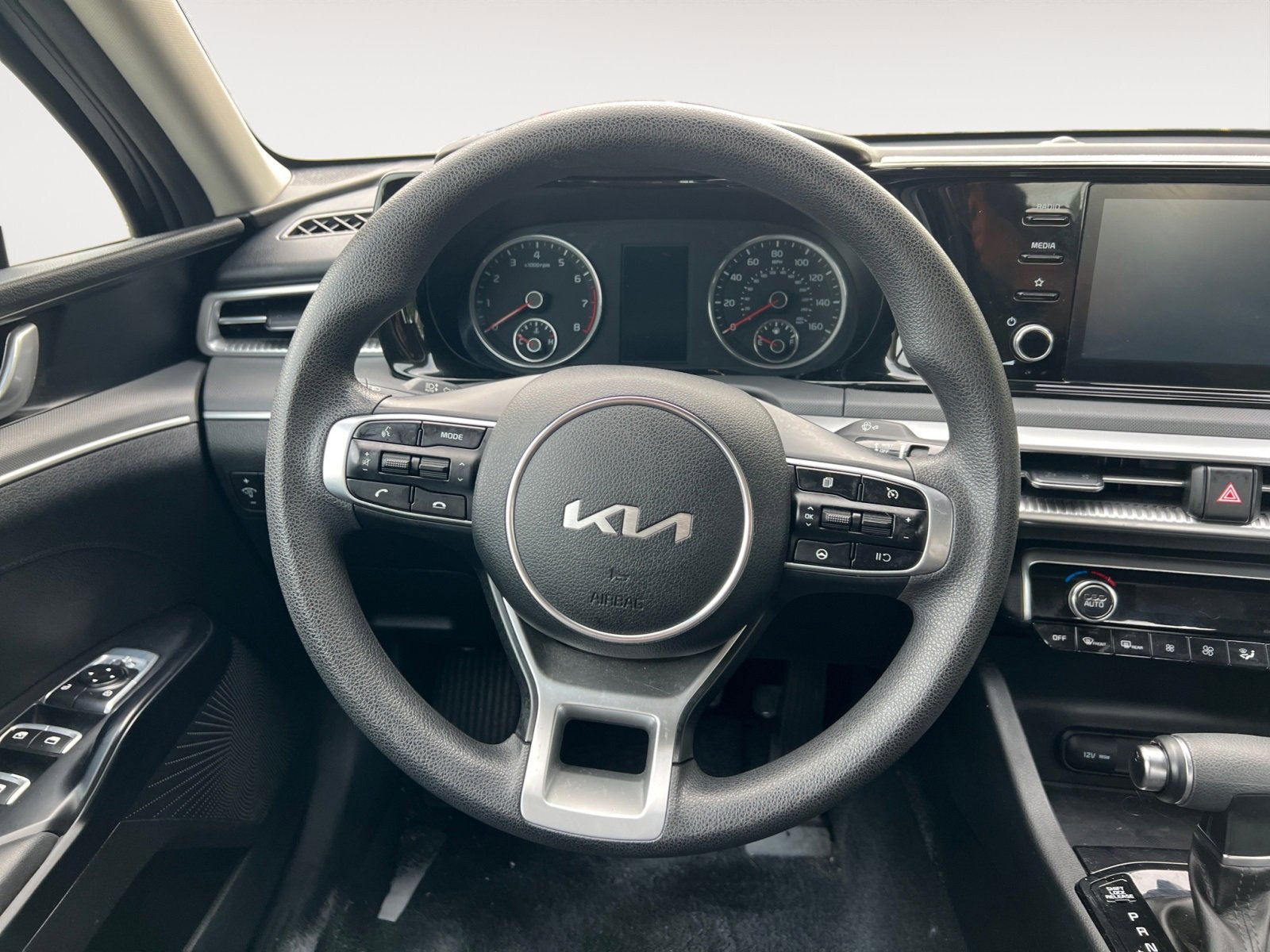 Used 2022 Kia K5 LXS image 12