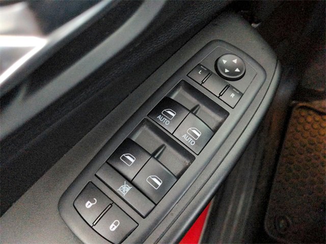 Used 2019 Jeep Cherokee Trailhawk w/ Cold Weather Group image 35