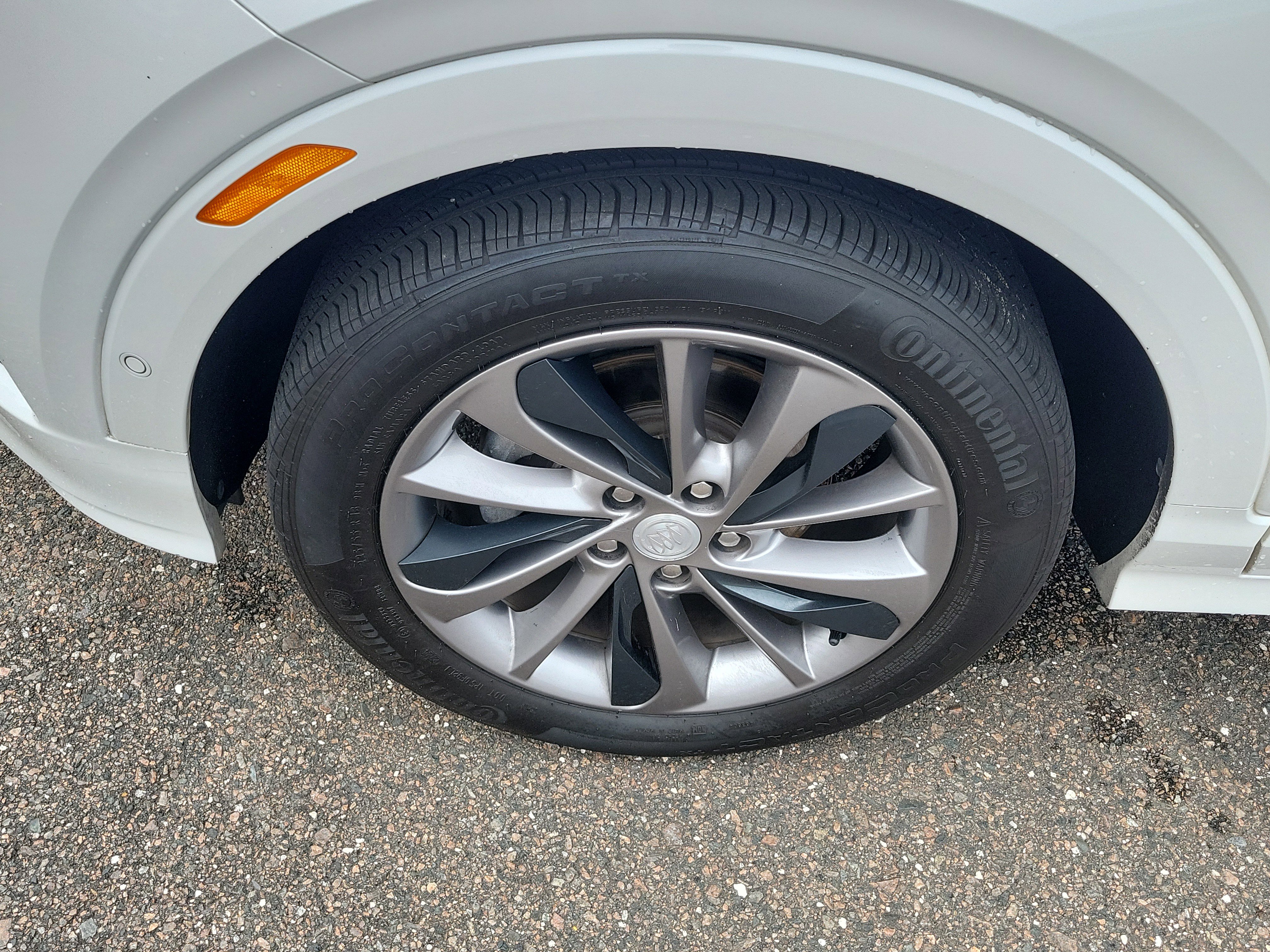 Used 2020 Buick Encore GX Essence w/ Experience Buick Package image 36