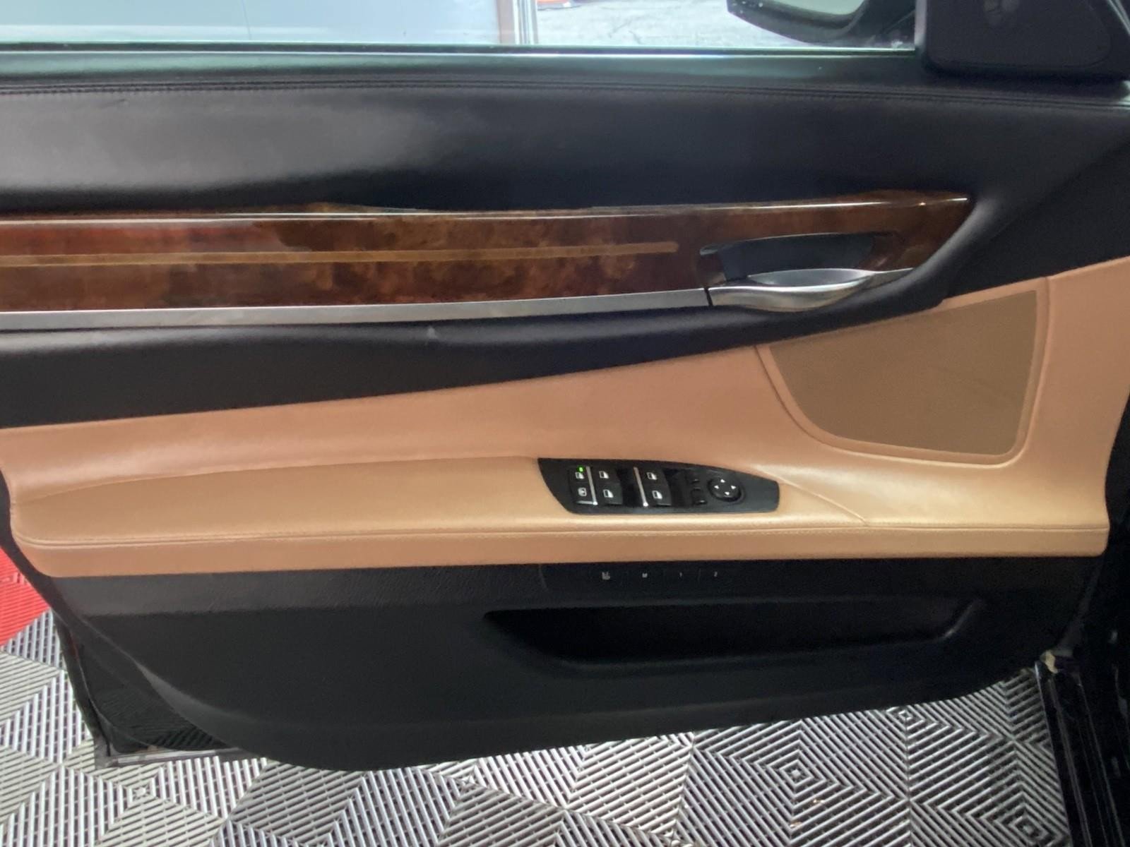 Used 2013 BMW 750Li xDrive image 20