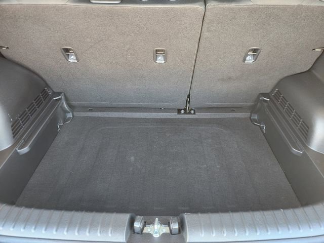 Used 2025 Kia Soul LX w/ LX Technology Package FWD image 32