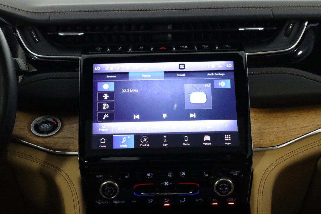 Used 2022 Jeep Grand Cherokee L Summit AWD/4WD image 32