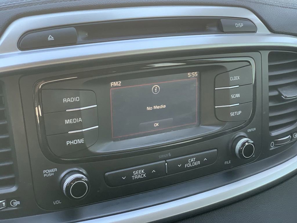 Used 2017 Kia Sorento LX FWD image 11