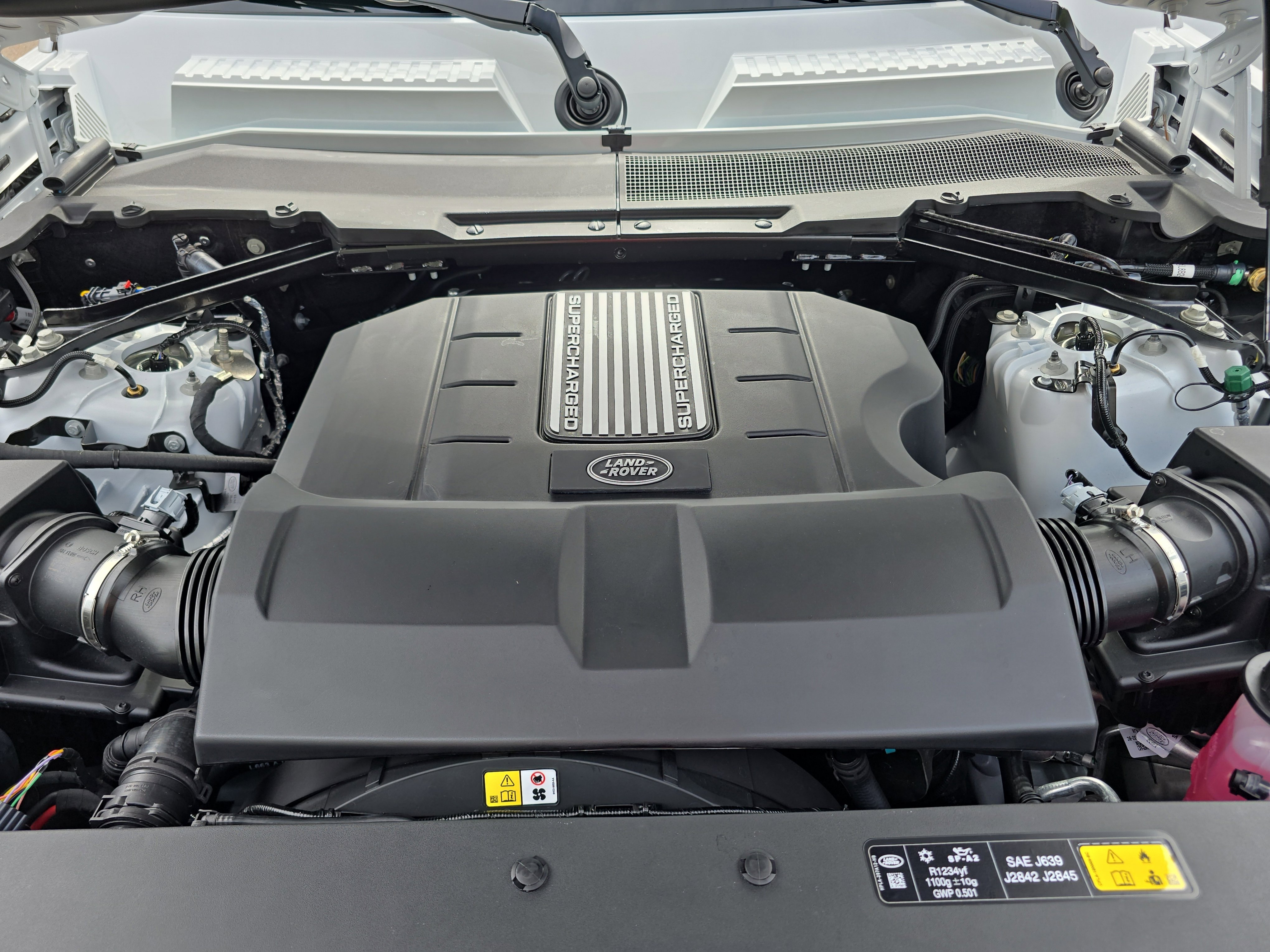 New 2026 Land Rover Defender 110 V8 image 30