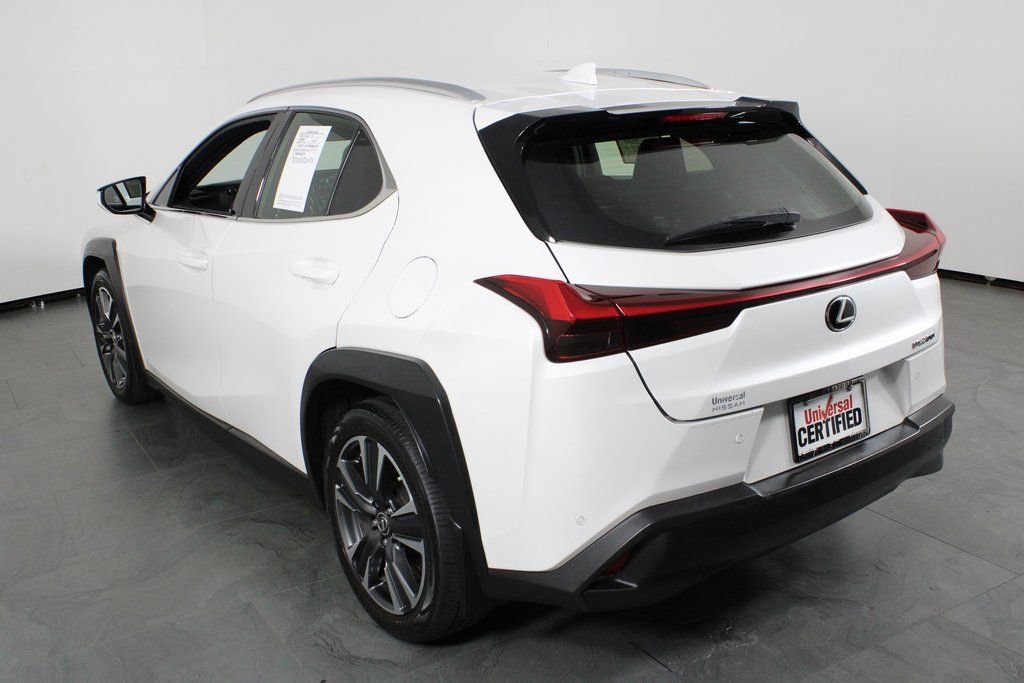Used 2019 Lexus UX 200 image 4