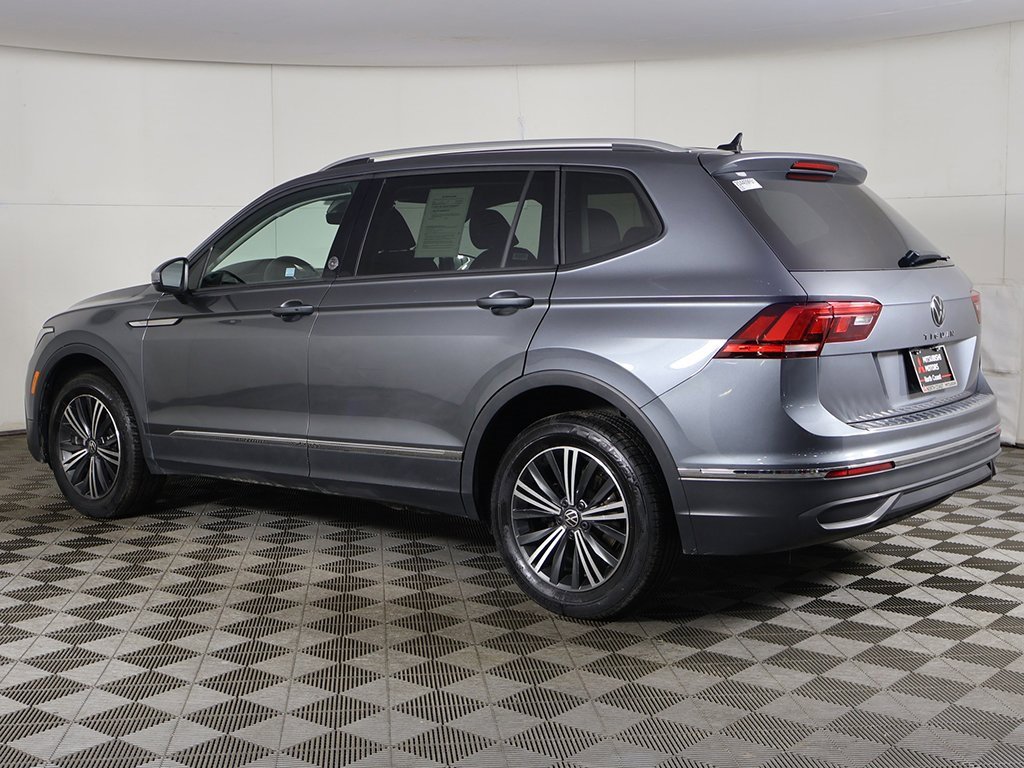 Used 2024 Volkswagen Tiguan SE image 9