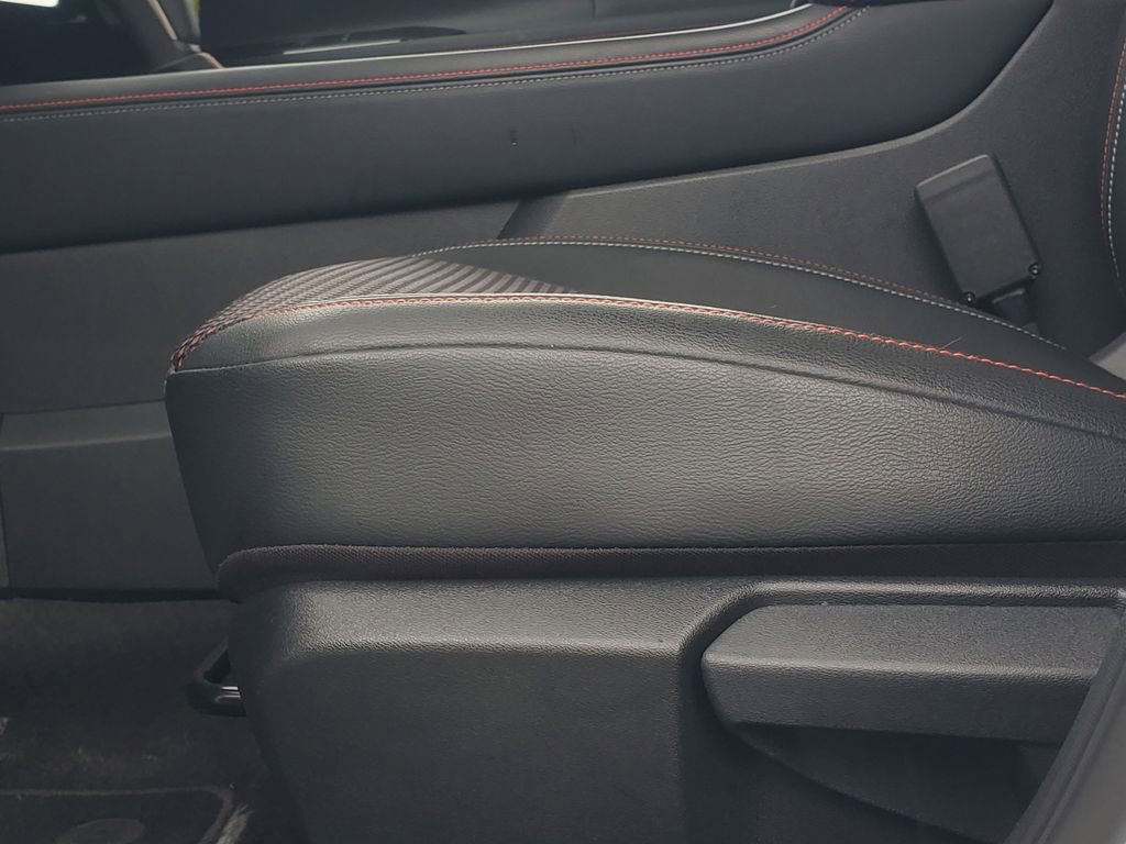 Used 2025 Nissan Kicks SR AWD/4WD image 10