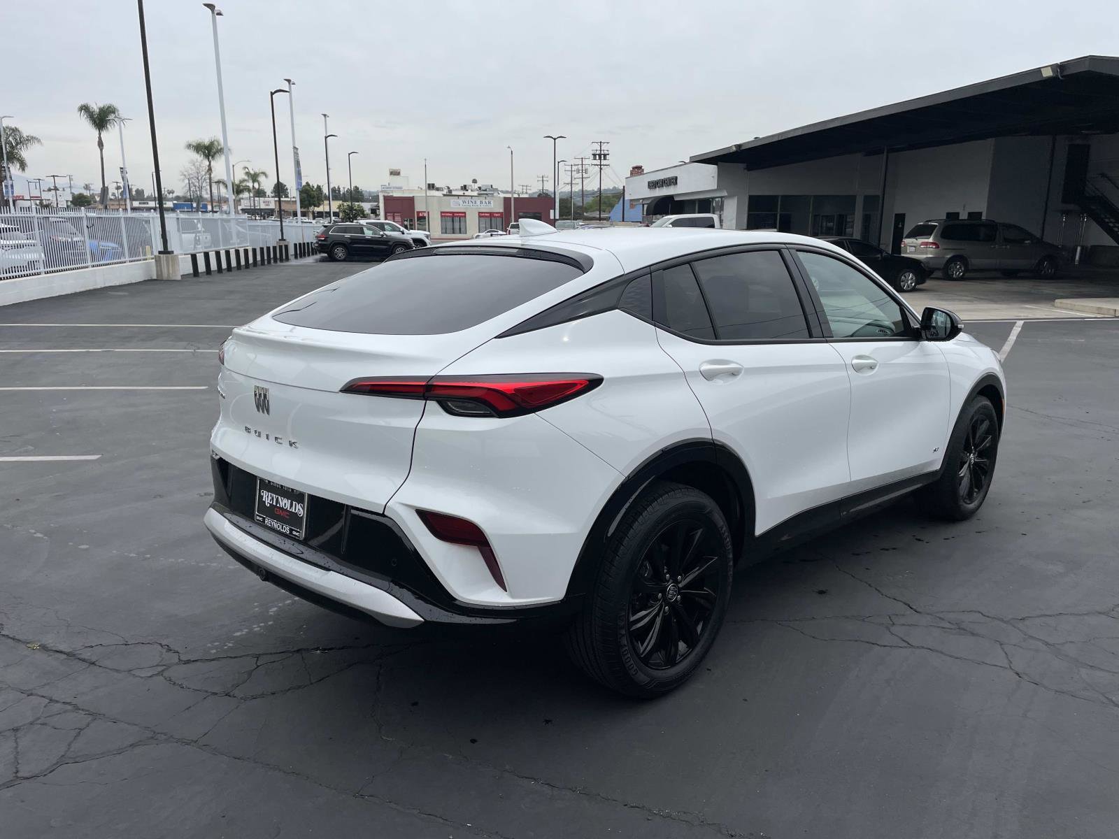 Used 2025 Buick Envista Sport Touring image 5