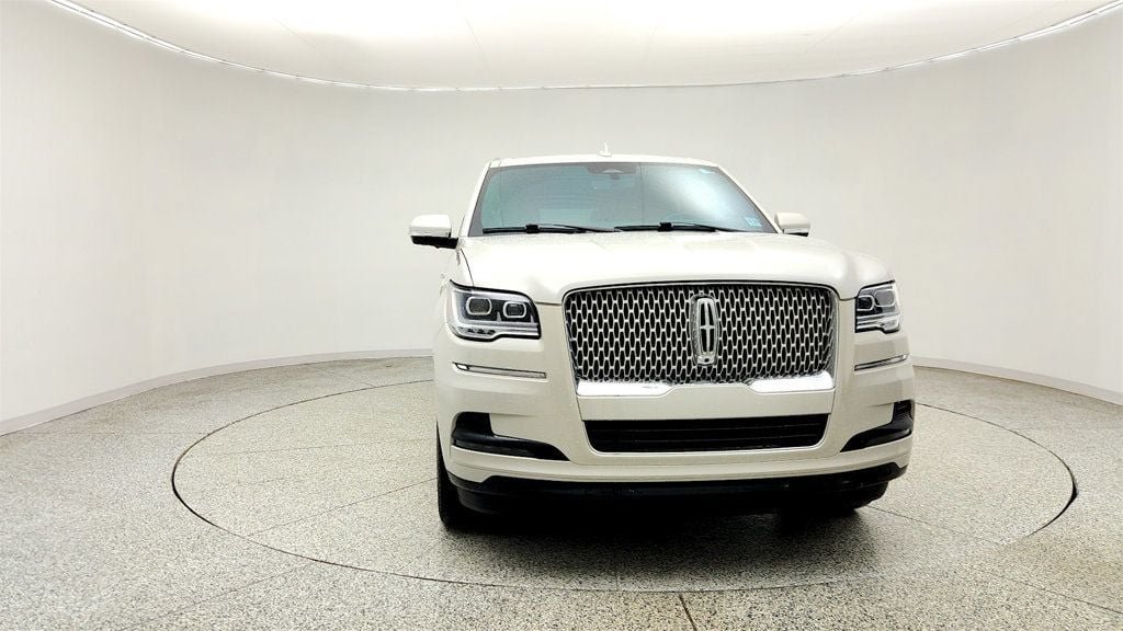 Used 2024 Lincoln Navigator L Reserve AWD/4WD image 2