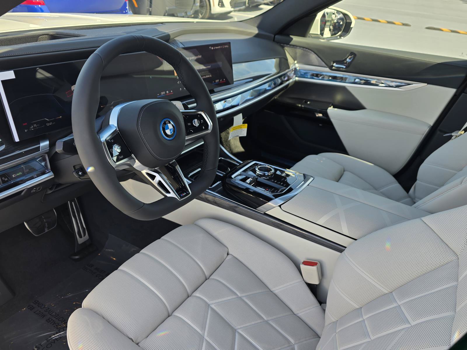 New 2026 BMW 750e xDrive AWD/4WD image 18