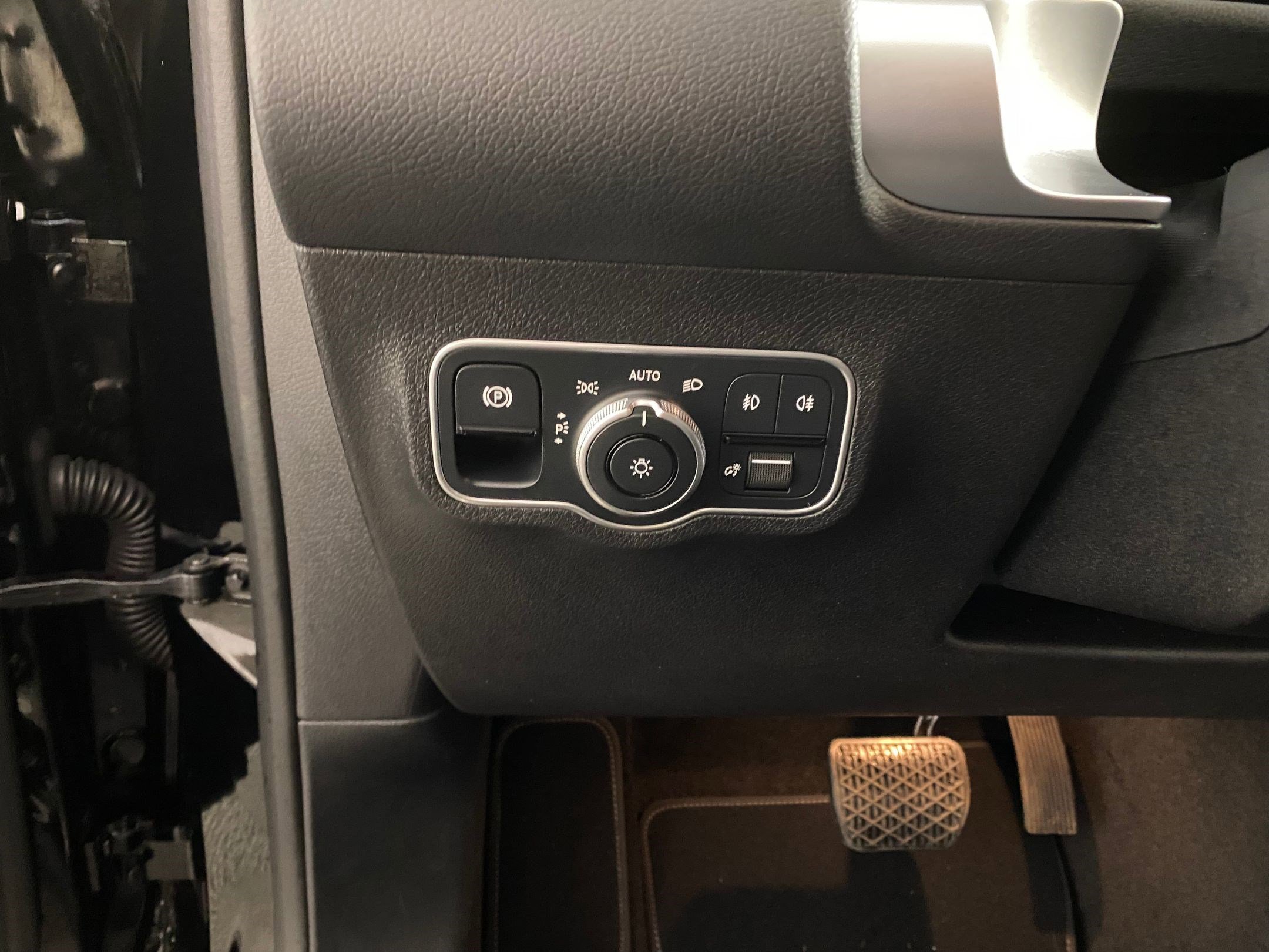 New 2025 Mercedes-Benz GLB 250 4MATIC image 17