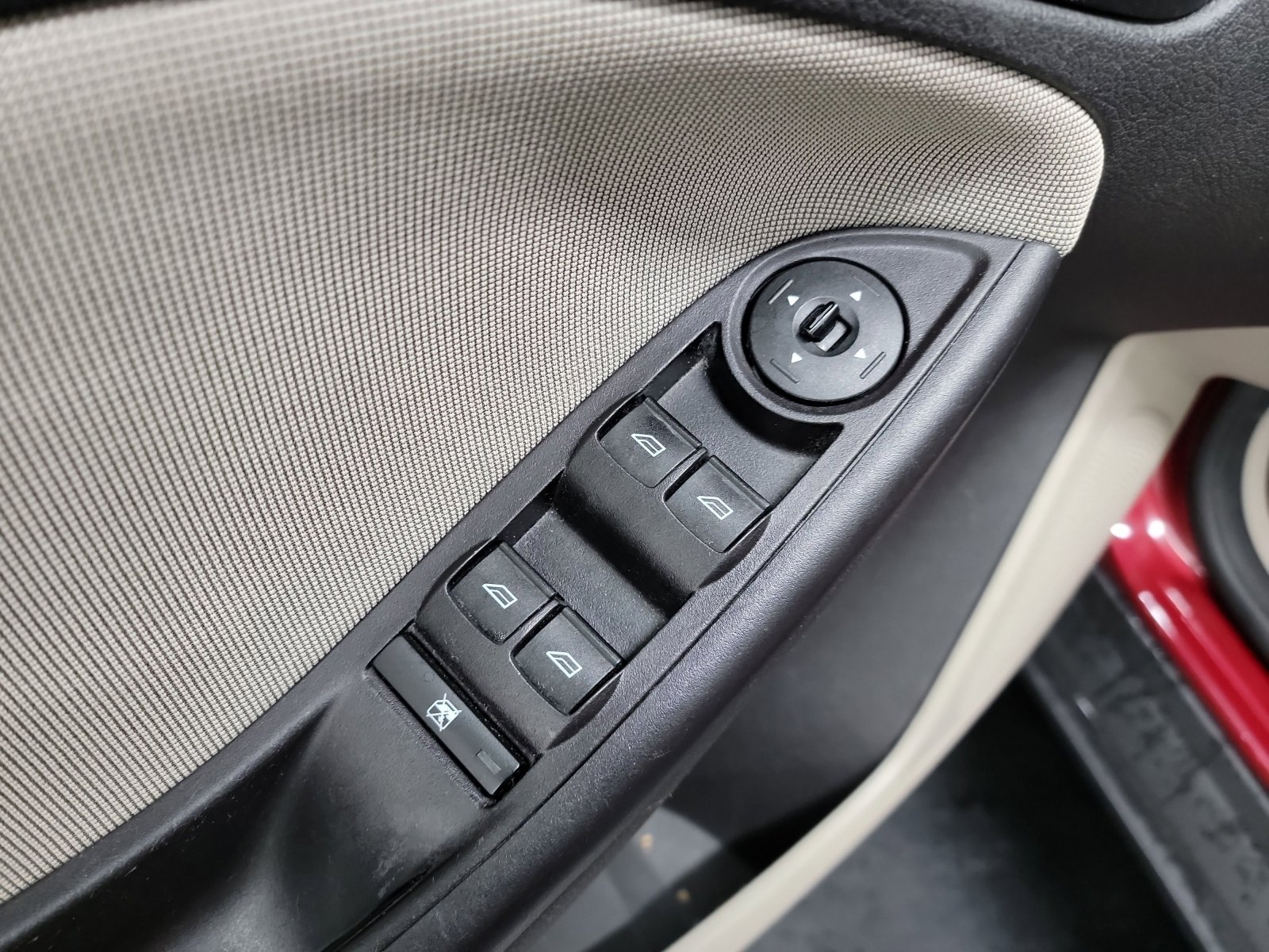 Used 2013 Ford Focus SE FWD image 14