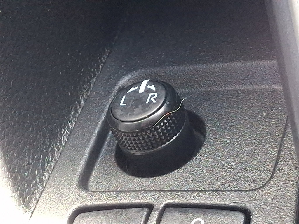Certified 2026 Toyota Corolla Cross LE FWD image 32