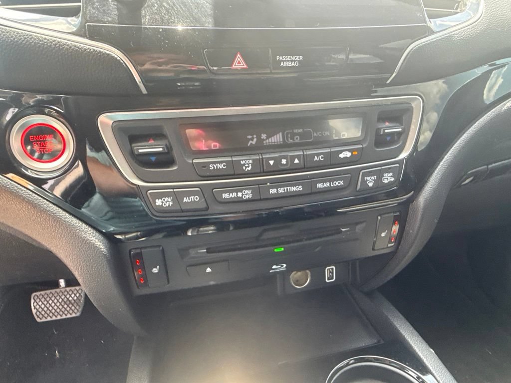 Used 2020 Honda Pilot Touring image 23