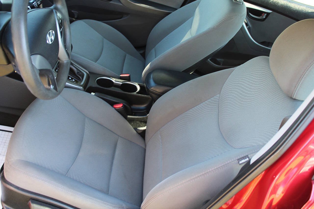 Used 2015 Hyundai Elantra SE FWD image 17
