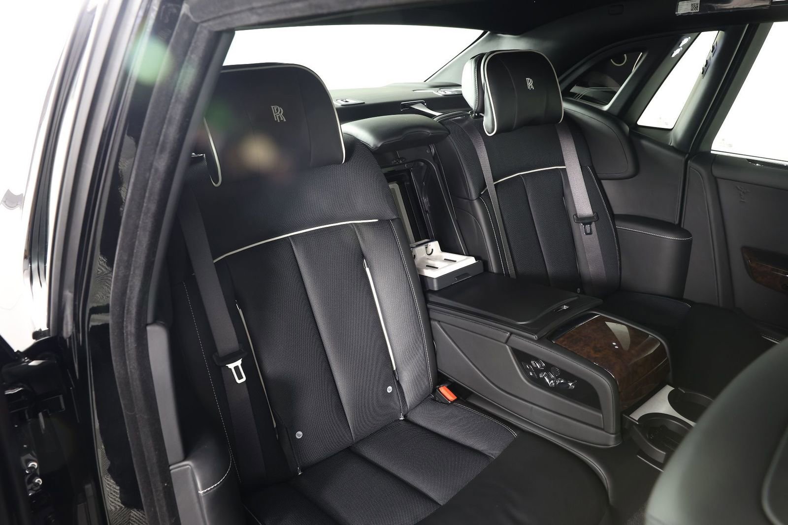 New 2026 Rolls-Royce Phantom Sedan image 36