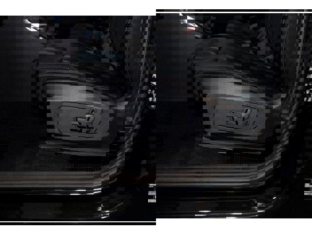 Used 2025 BMW X1 xDrive28i w/ Technology Package image 56