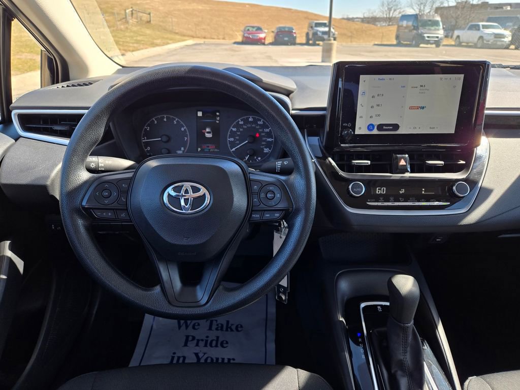 Used 2025 Toyota Corolla LE FWD image 17