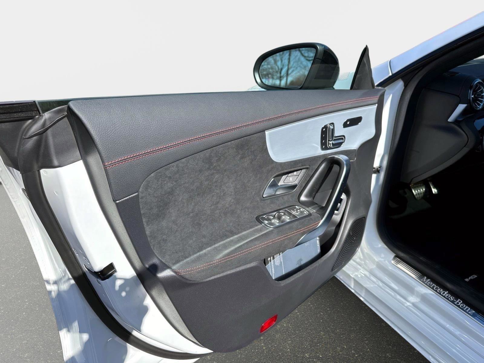 Certified 2024 Mercedes-Benz CLA 250 4MATIC image 18