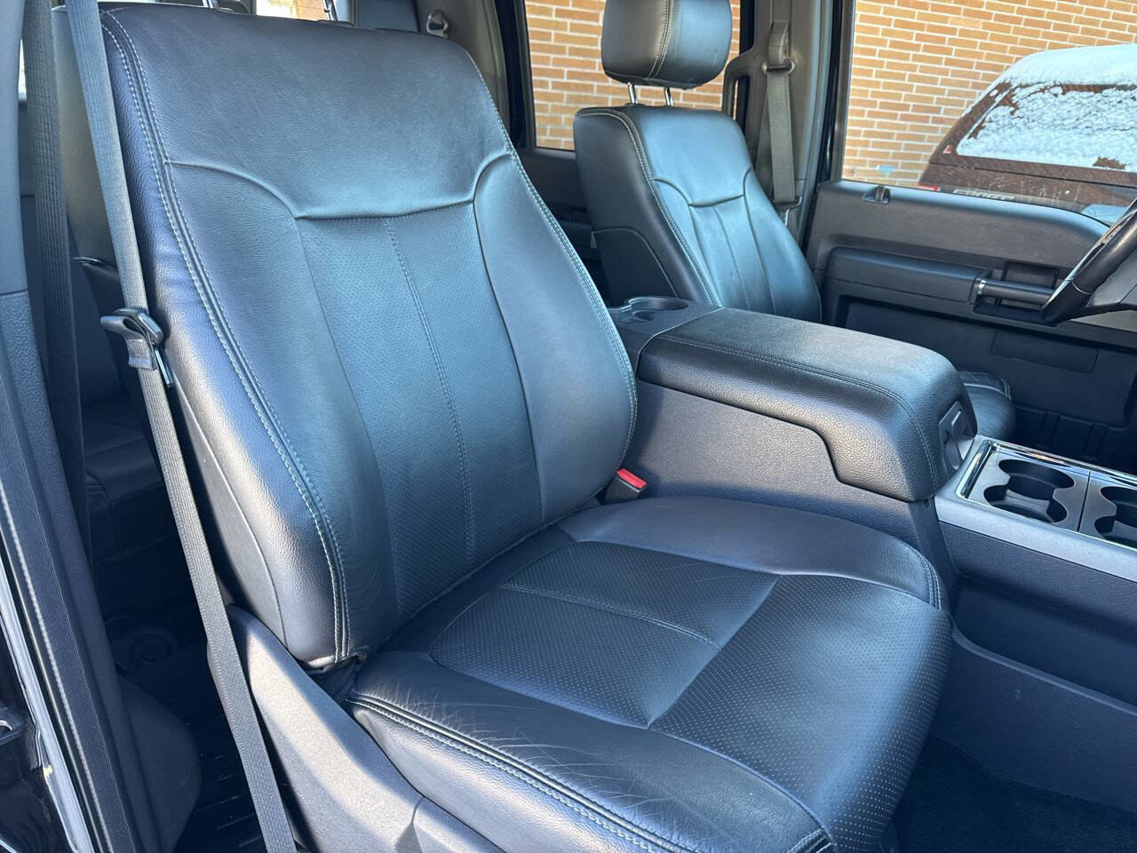 Used 2016 Ford F350 Lariat w/ Chrome Package image 31