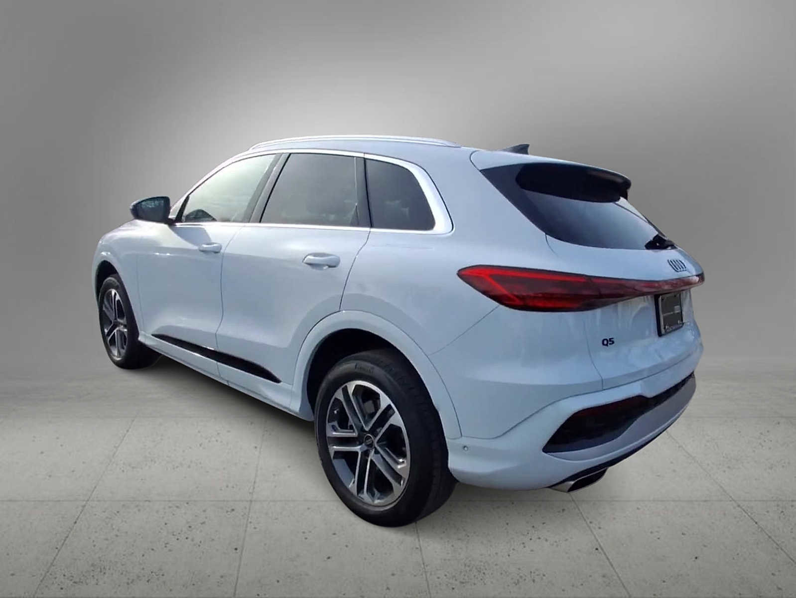 Certified 2025 Audi Q5 Premium w/ Convenience Package image 6