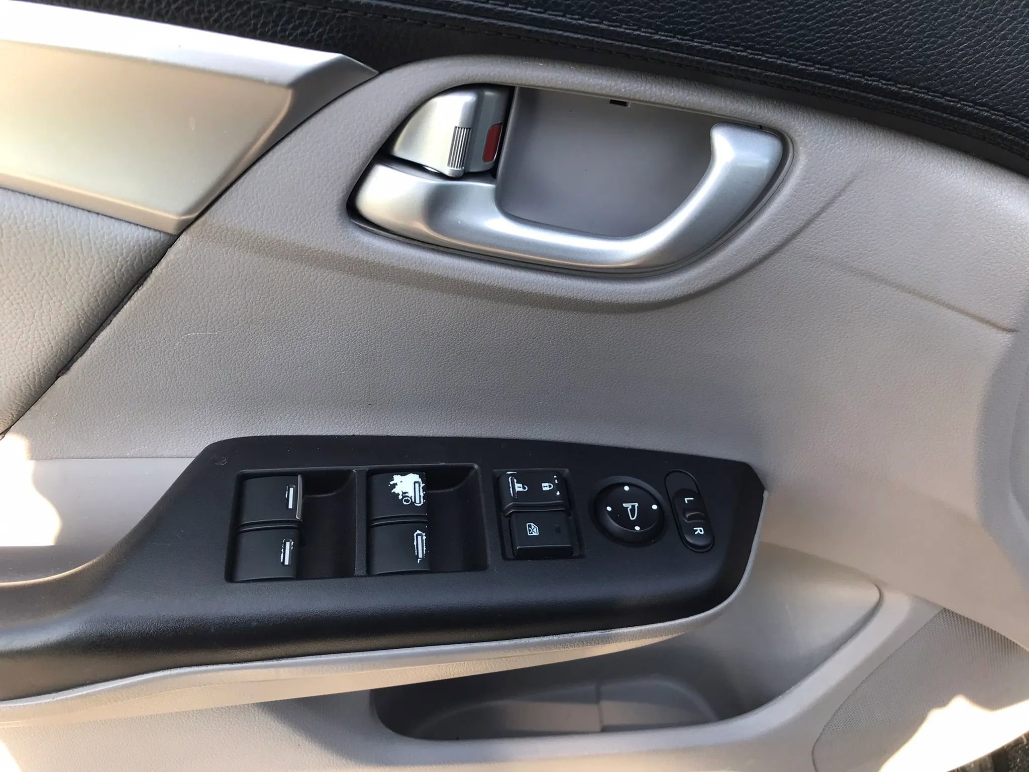 Used 2015 Honda Civic EX-L image 12