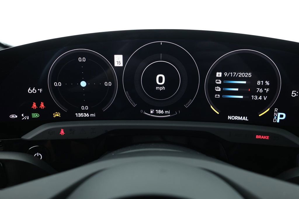 Used 2022 Porsche Taycan 4S image 13